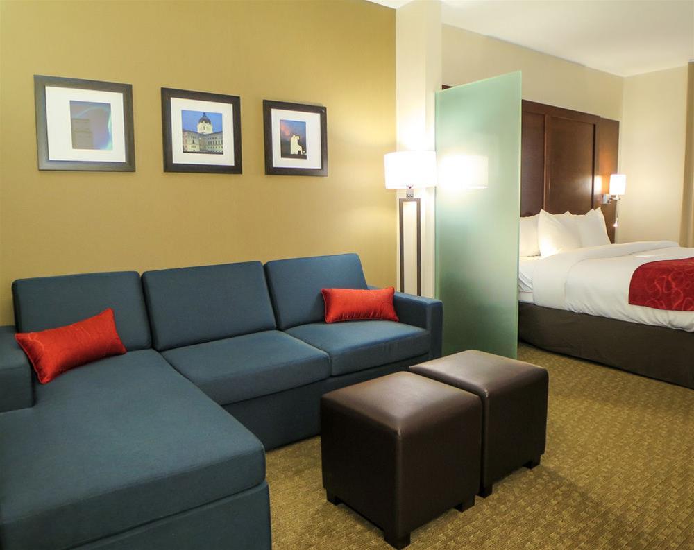 Comfort Suites Regina Eksteriør billede