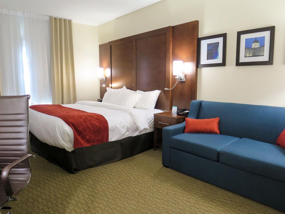 Comfort Suites Regina Eksteriør billede